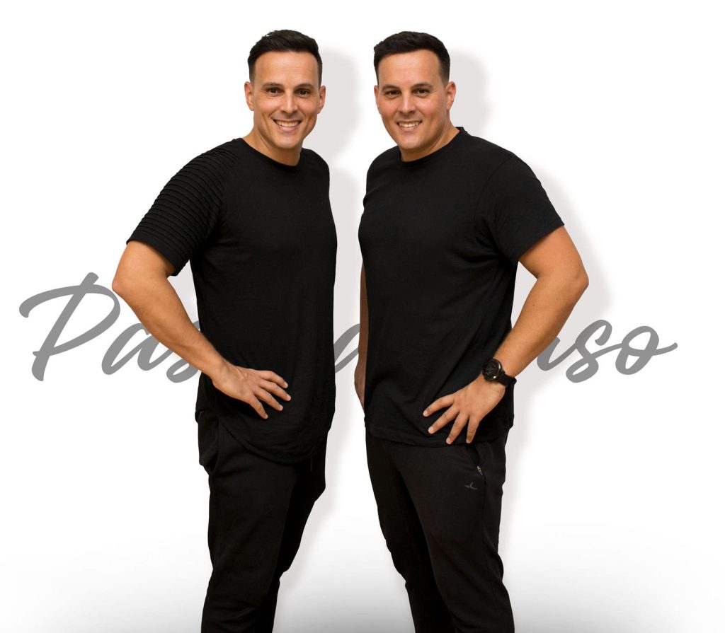 Foto de Ancor y Ayoze, los profesores de la Academia de Salsa y Bachata Paso a Paso